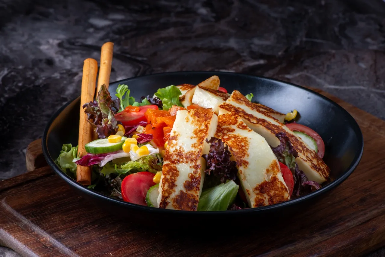 Izgara Hellim Salata