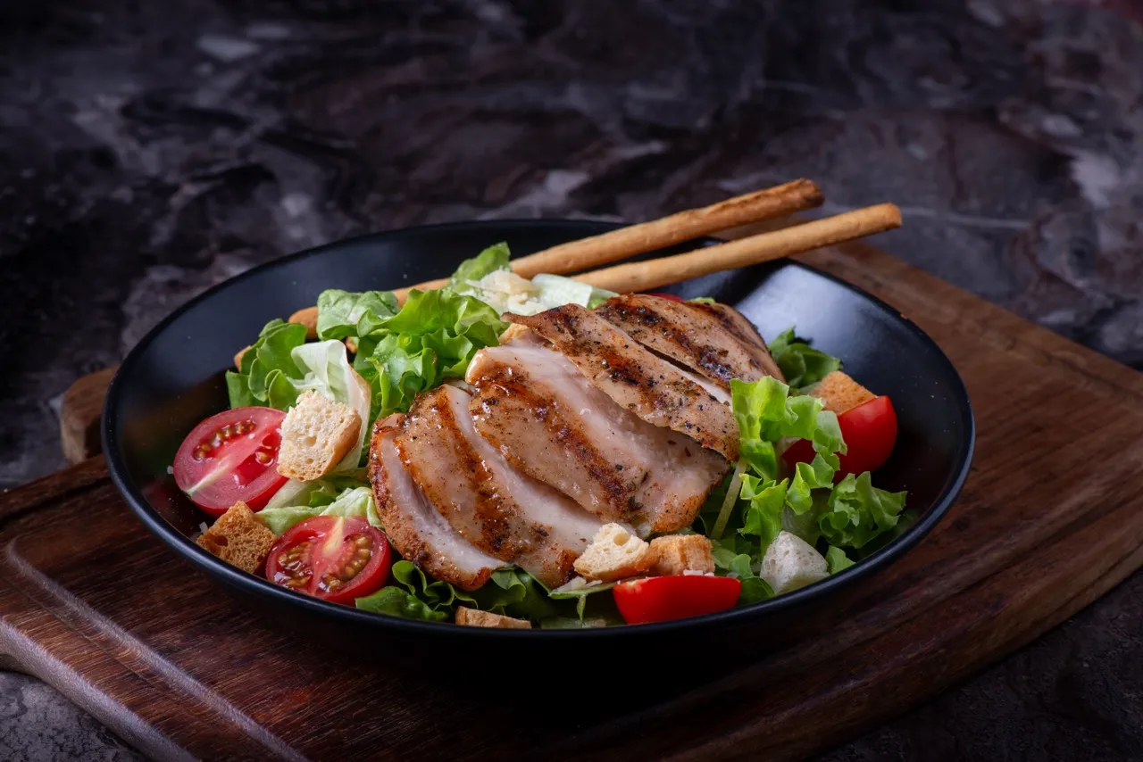 Tavuklu Sezar Salata